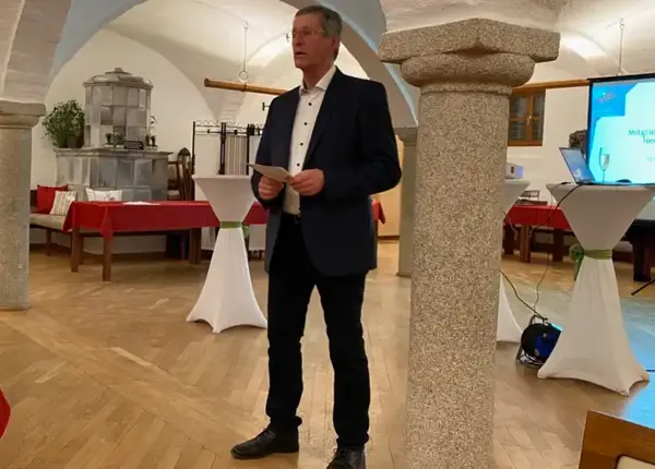 Bild von der Mitgliederversammlung mit Neuwahl des neuen Vorstands