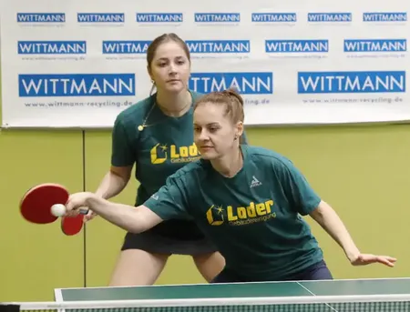 Bild von zwei Frauen bei der Damen Regionalliga Süd